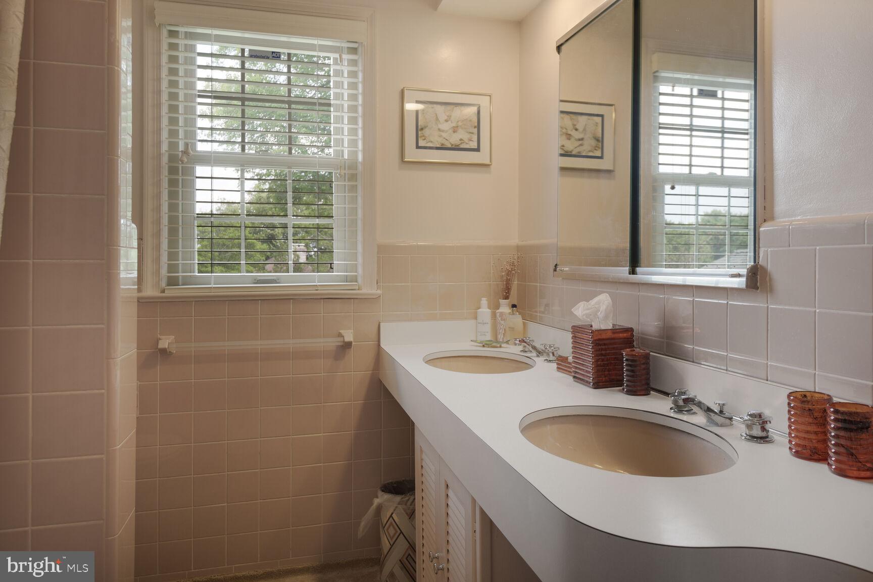 MCAULEY PARK - Residential