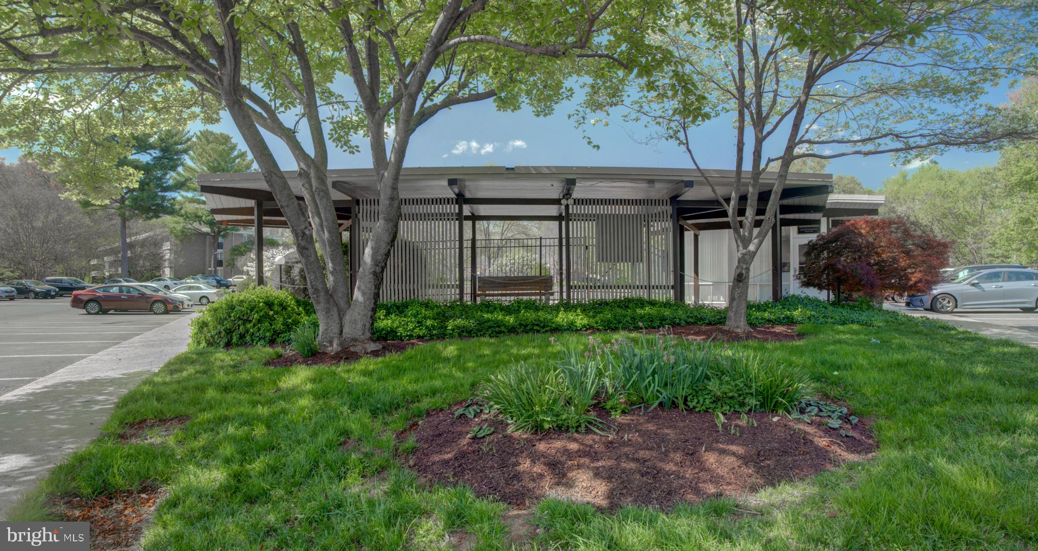 SPRING LAKE GARDEN CONDOMINIUM - Residential