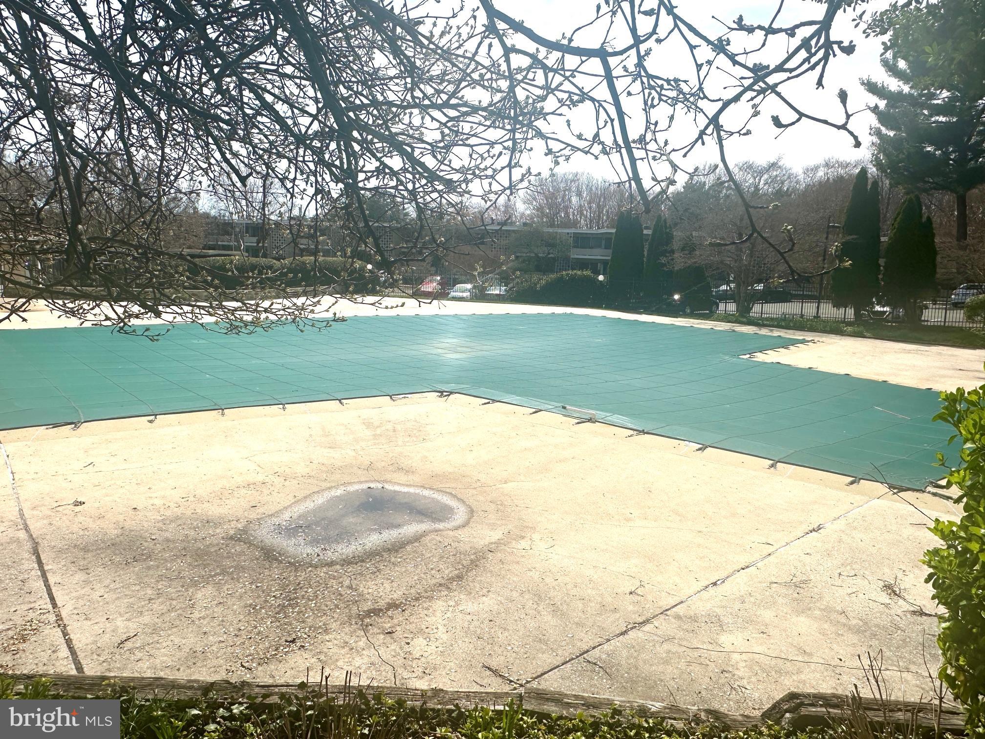 7501 SPRING LAKE DRIVE 7501