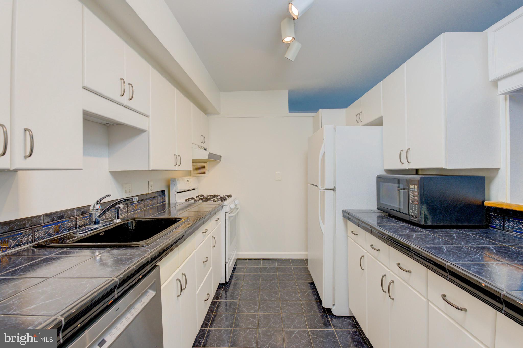 SPRING LAKE GARDEN CONDOMINIUM - Residential