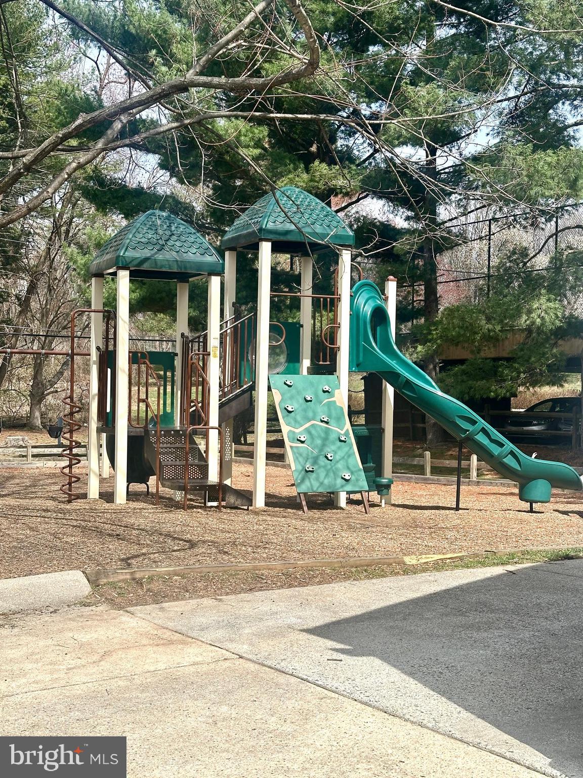 SPRING LAKE GARDEN CONDOMINIUM - Residential