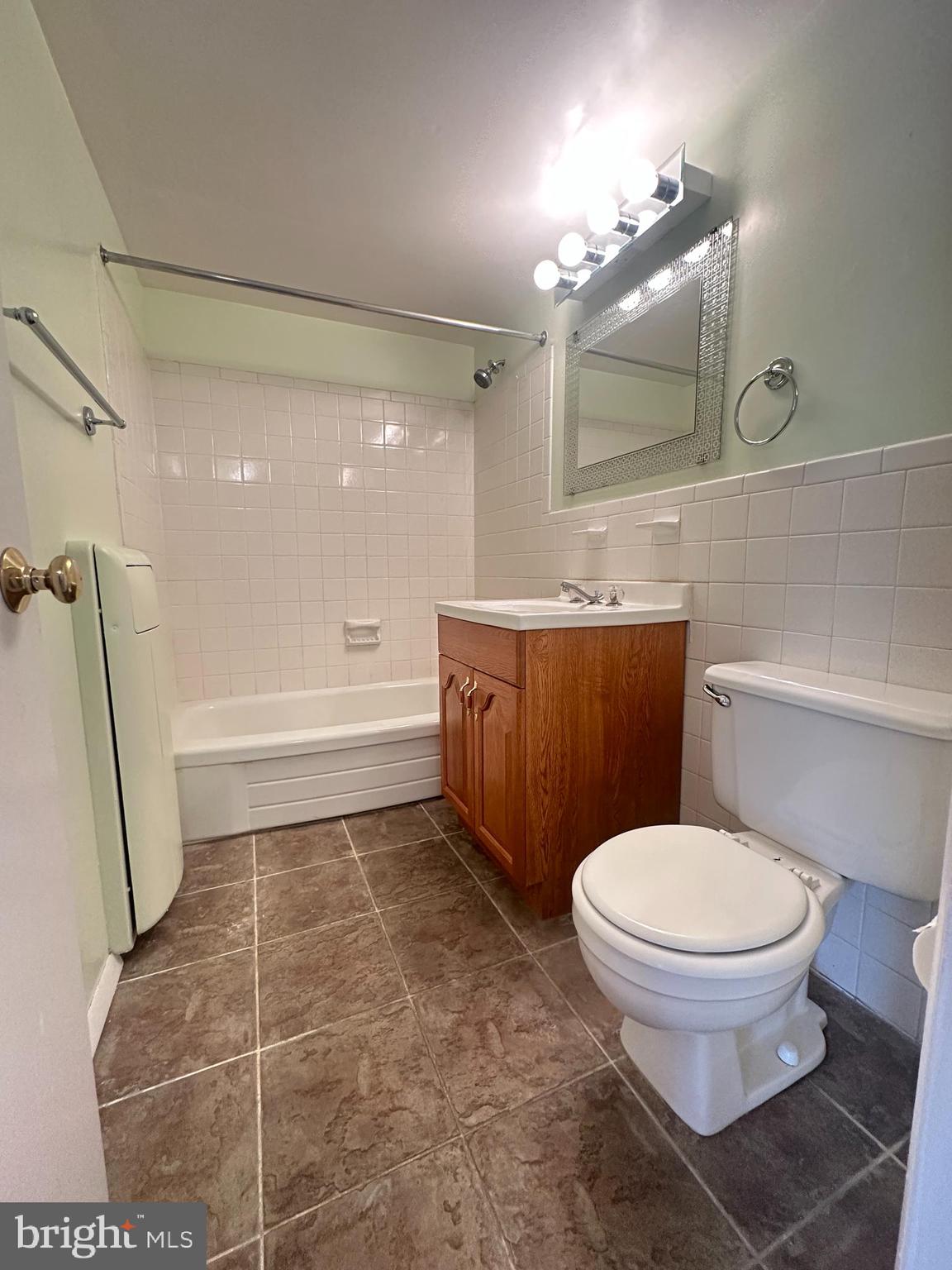 SPRING LAKE GARDEN CONDOMINIUM - Residential