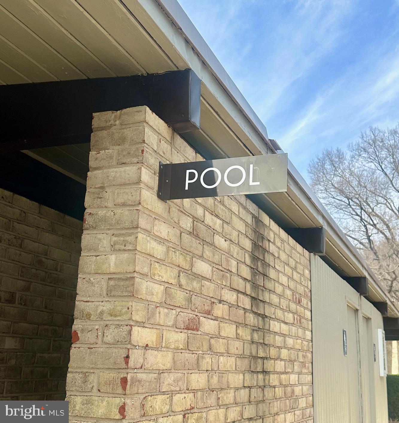 7501 SPRING LAKE DRIVE 7501