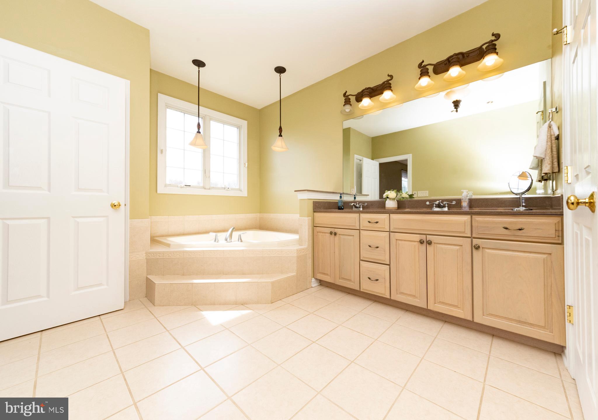 HOLLINGSWORTH - Residential