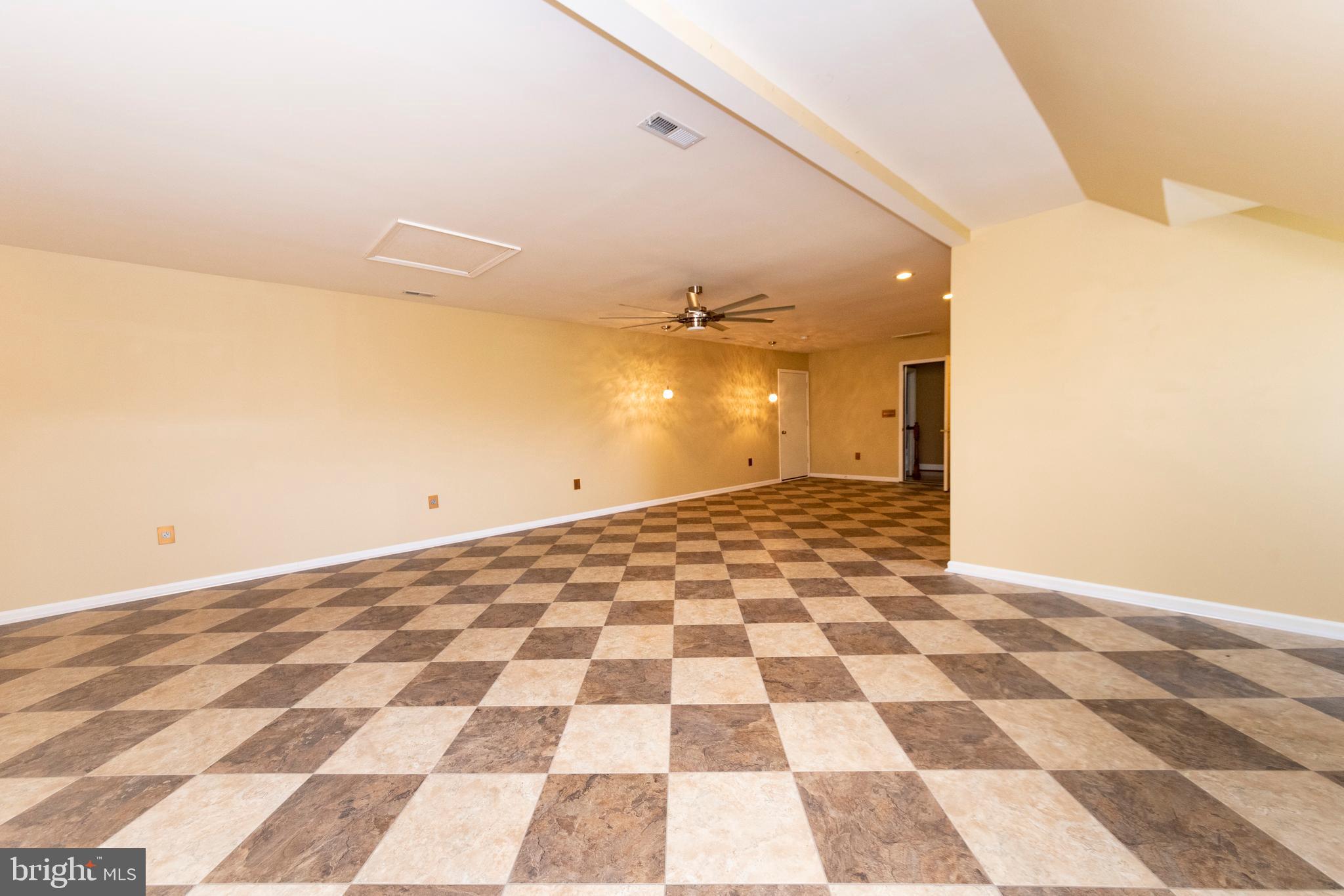 HOLLINGSWORTH - Residential