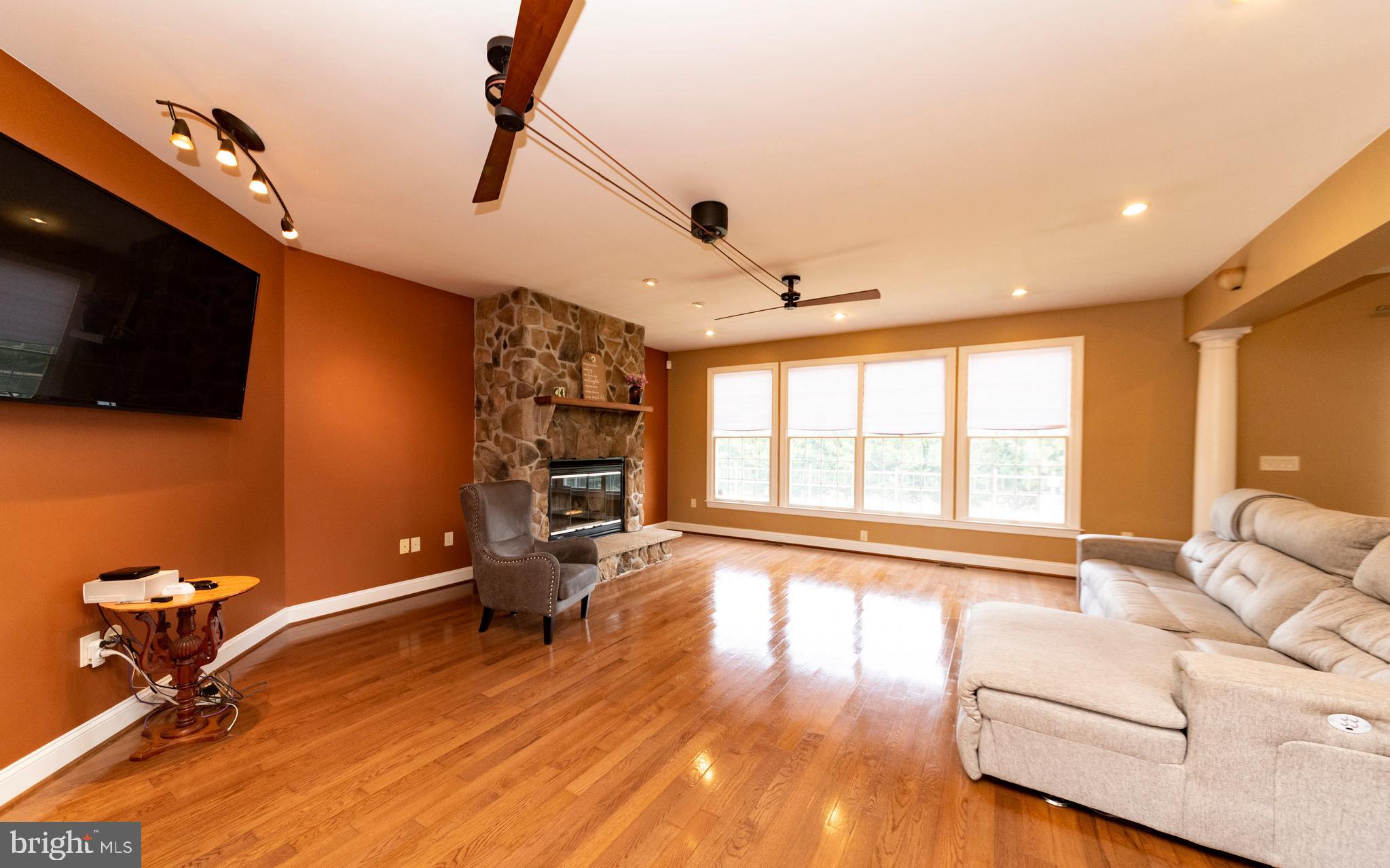 HOLLINGSWORTH - Residential