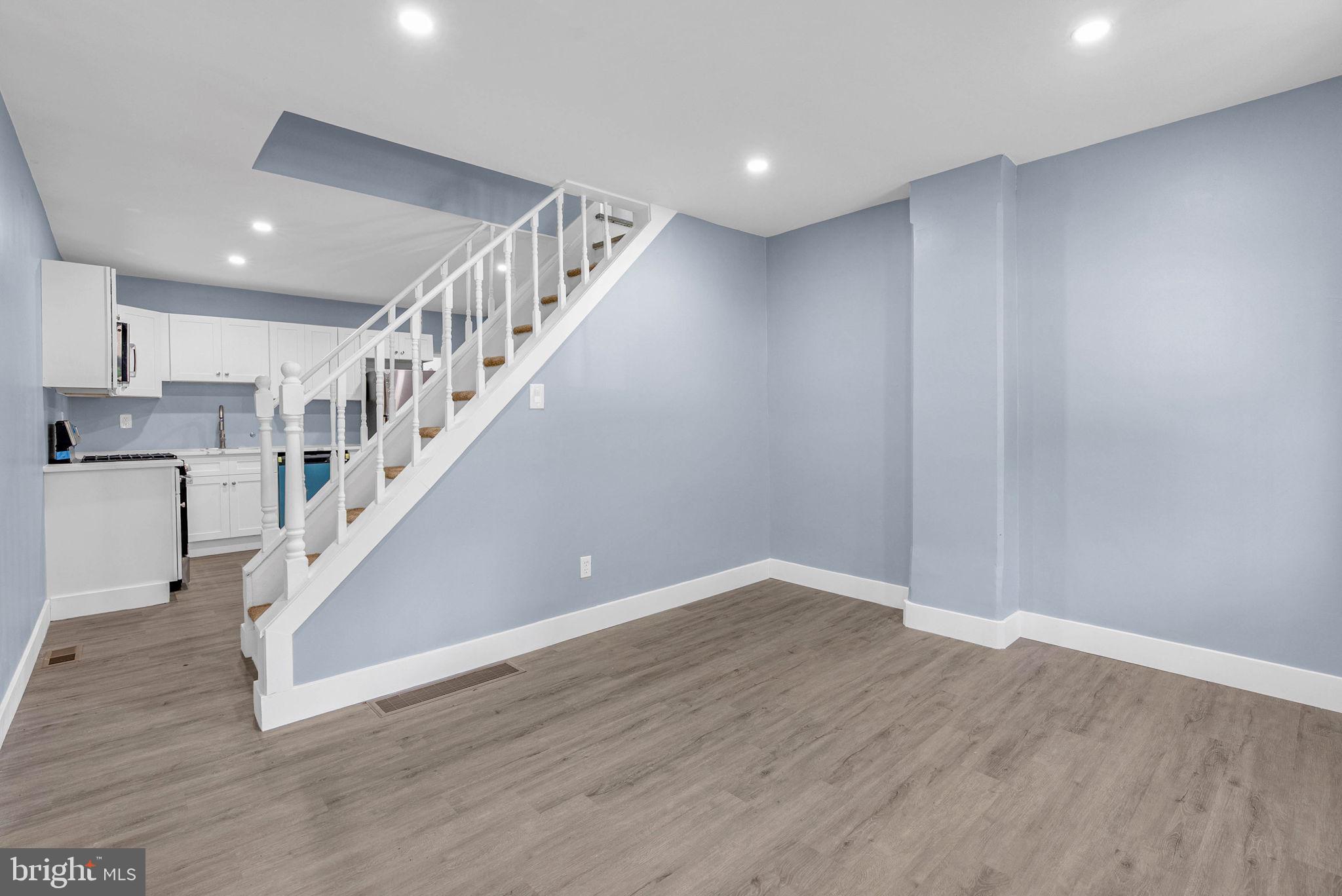 905 MULBERRY STREET