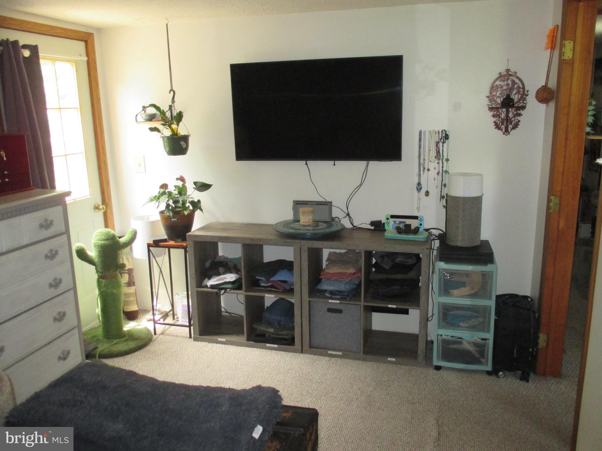 EAST SIDE - Residential