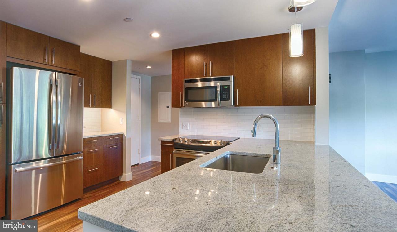 ART MUSEUM AREA - Residential Lease