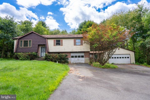 Homes For Sale - 238 Old Mill Road<br/> Berks County, MACUNGIE, PA 18062