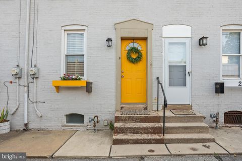 Photo of 27 Lee Avenue, Lancaster, PA 17603 (MLS # PALA2053070)