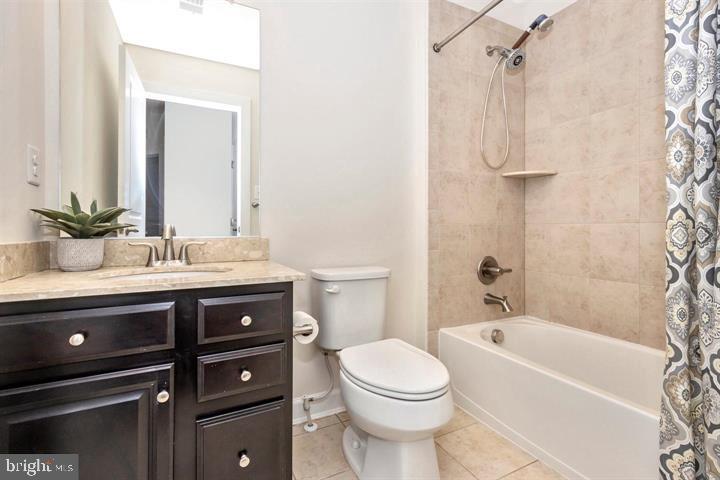 VILLAGES OF URBANA - Residential Lease