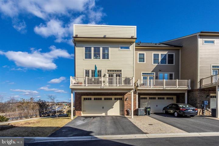 VILLAGES OF URBANA - Residential Lease