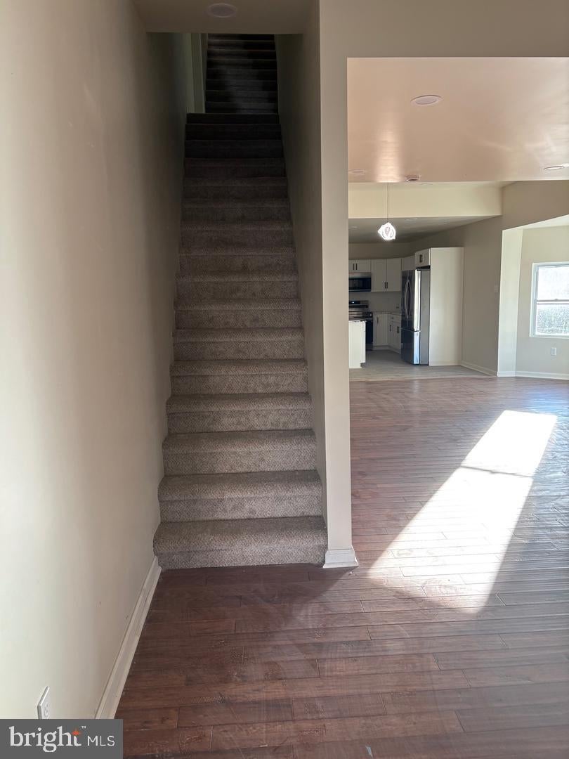 402 COLWYN AVENUE