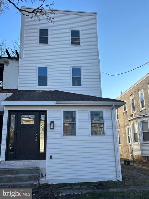 Townhouse For Rent - 402 Colwyn Avenue<br/> DARBY, PA 19023