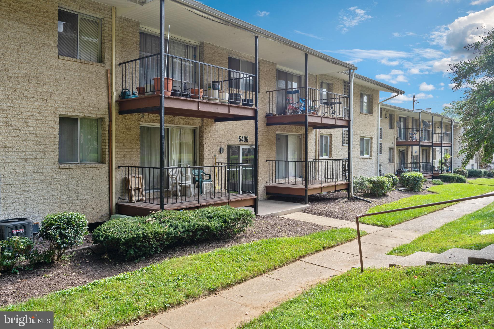 CARROLLAN GARDENS - Residential Lease