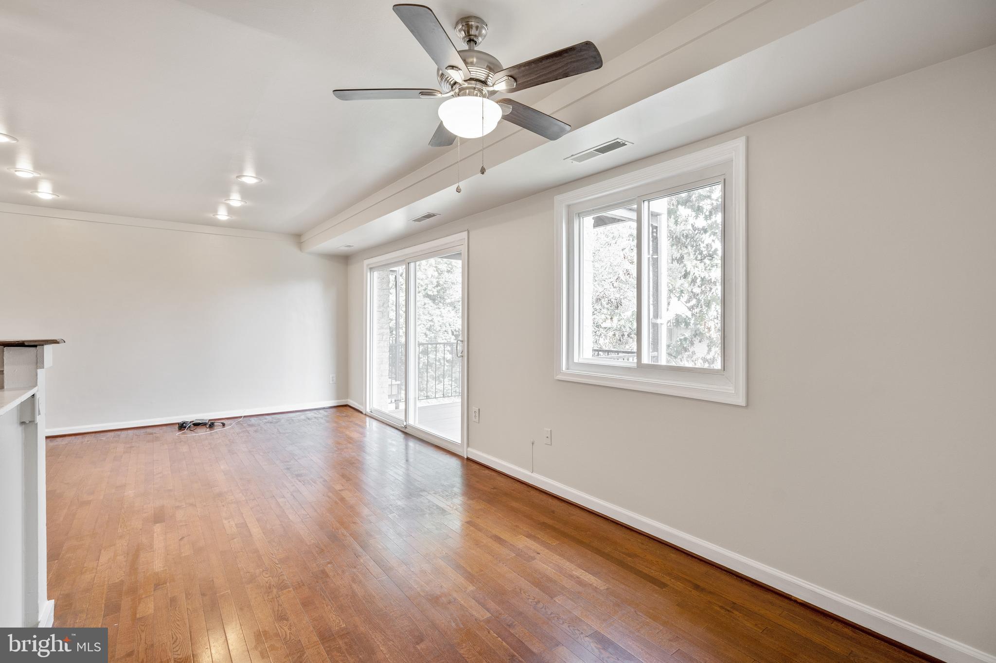 CARROLLAN GARDENS - Residential Lease