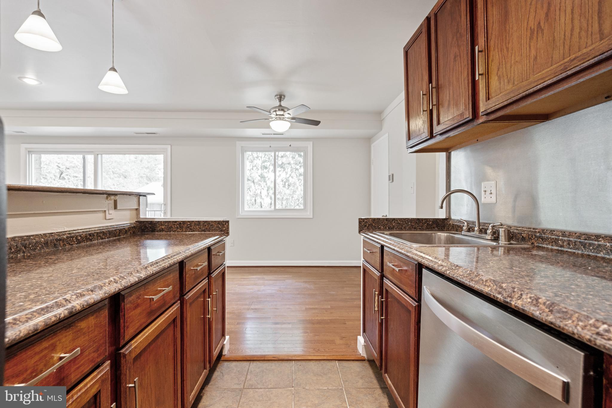 CARROLLAN GARDENS - Residential Lease