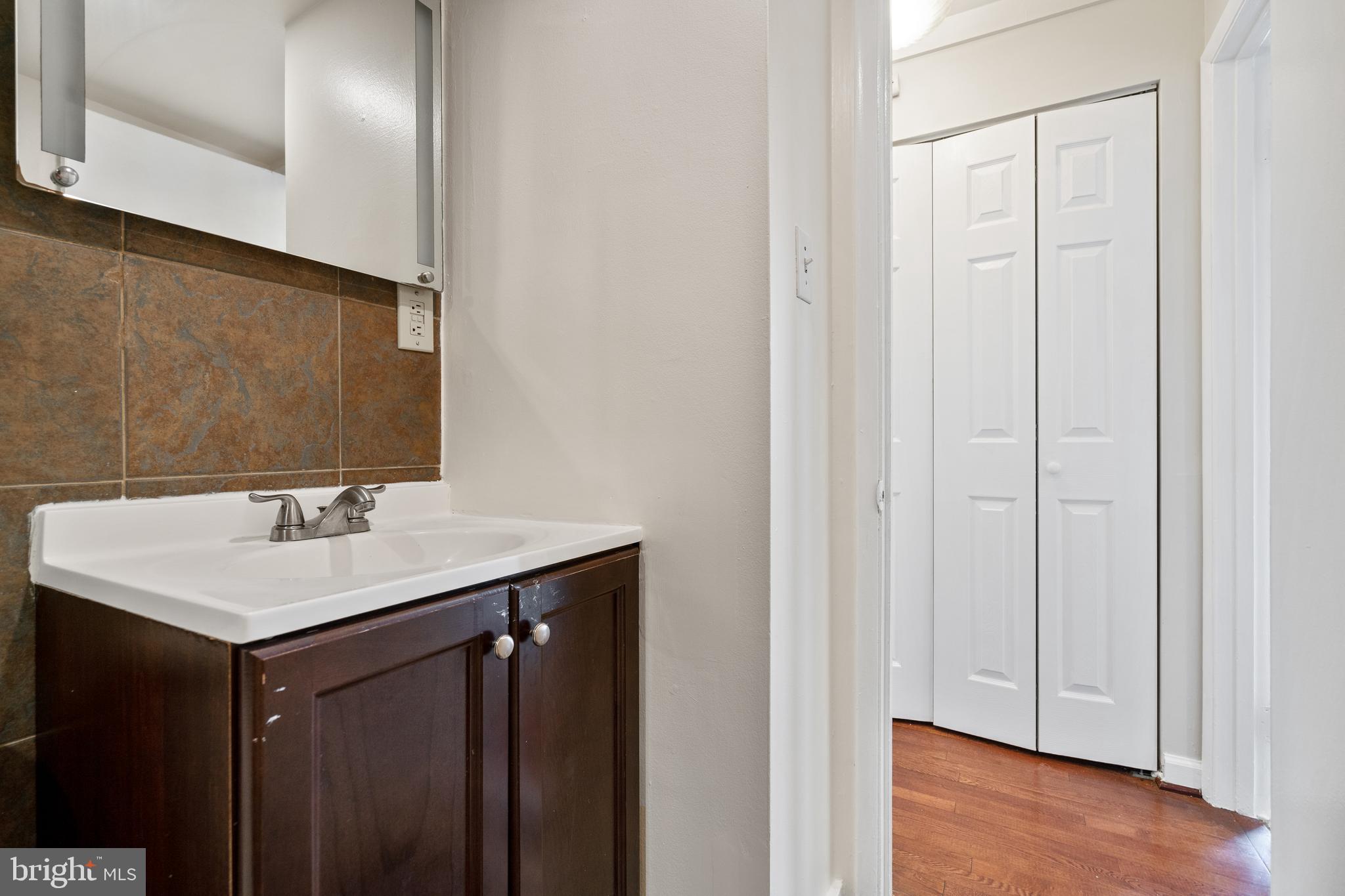 CARROLLAN GARDENS - Residential Lease