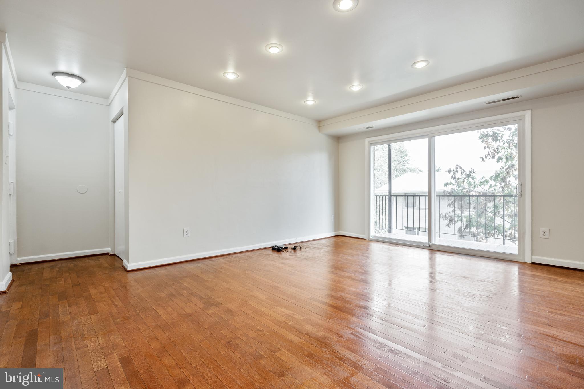 CARROLLAN GARDENS - Residential Lease