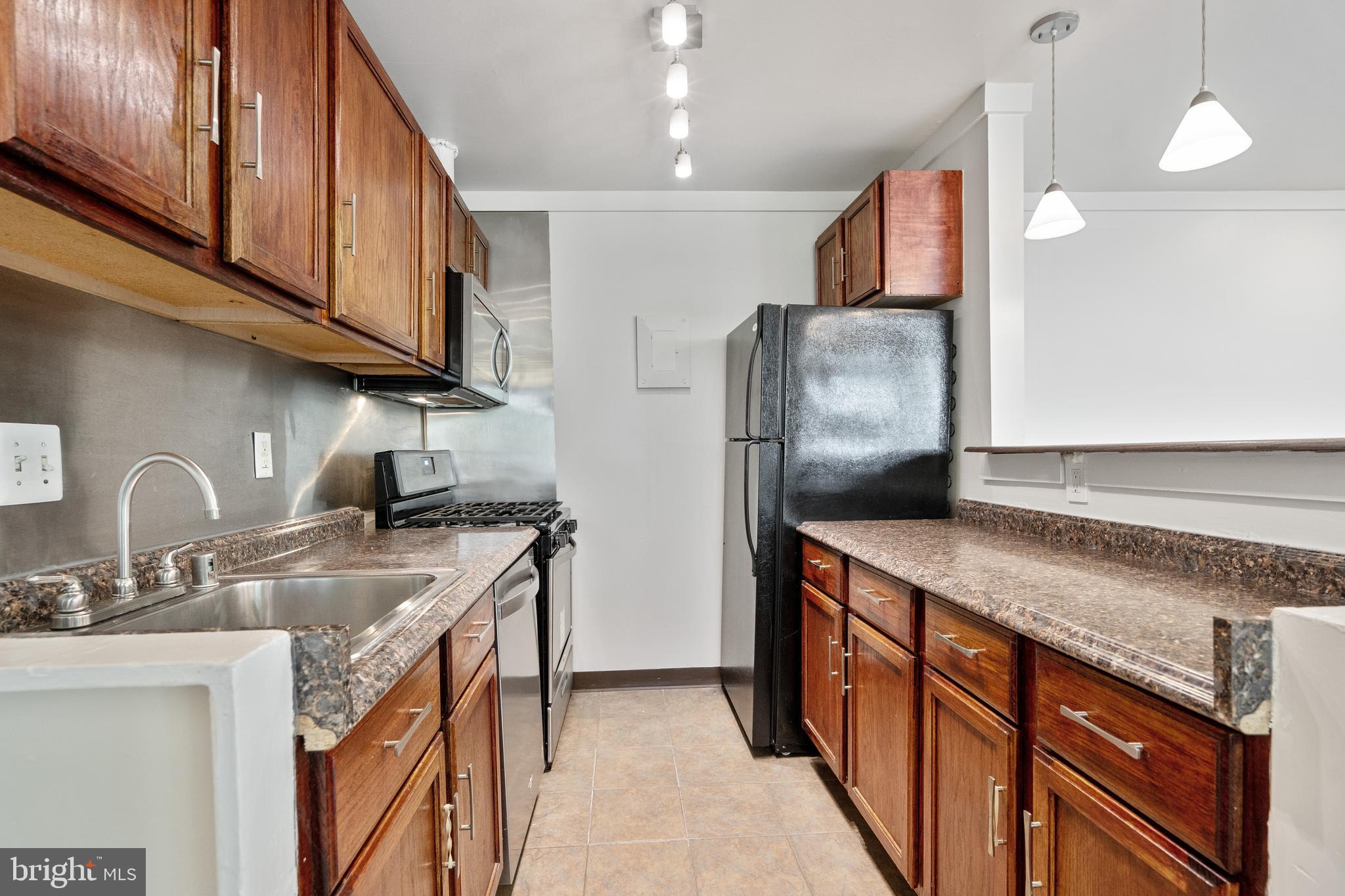 CARROLLAN GARDENS - Residential Lease