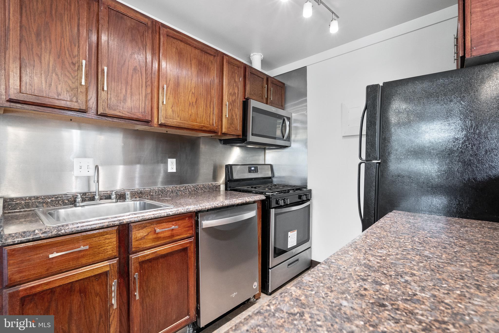 CARROLLAN GARDENS - Residential Lease