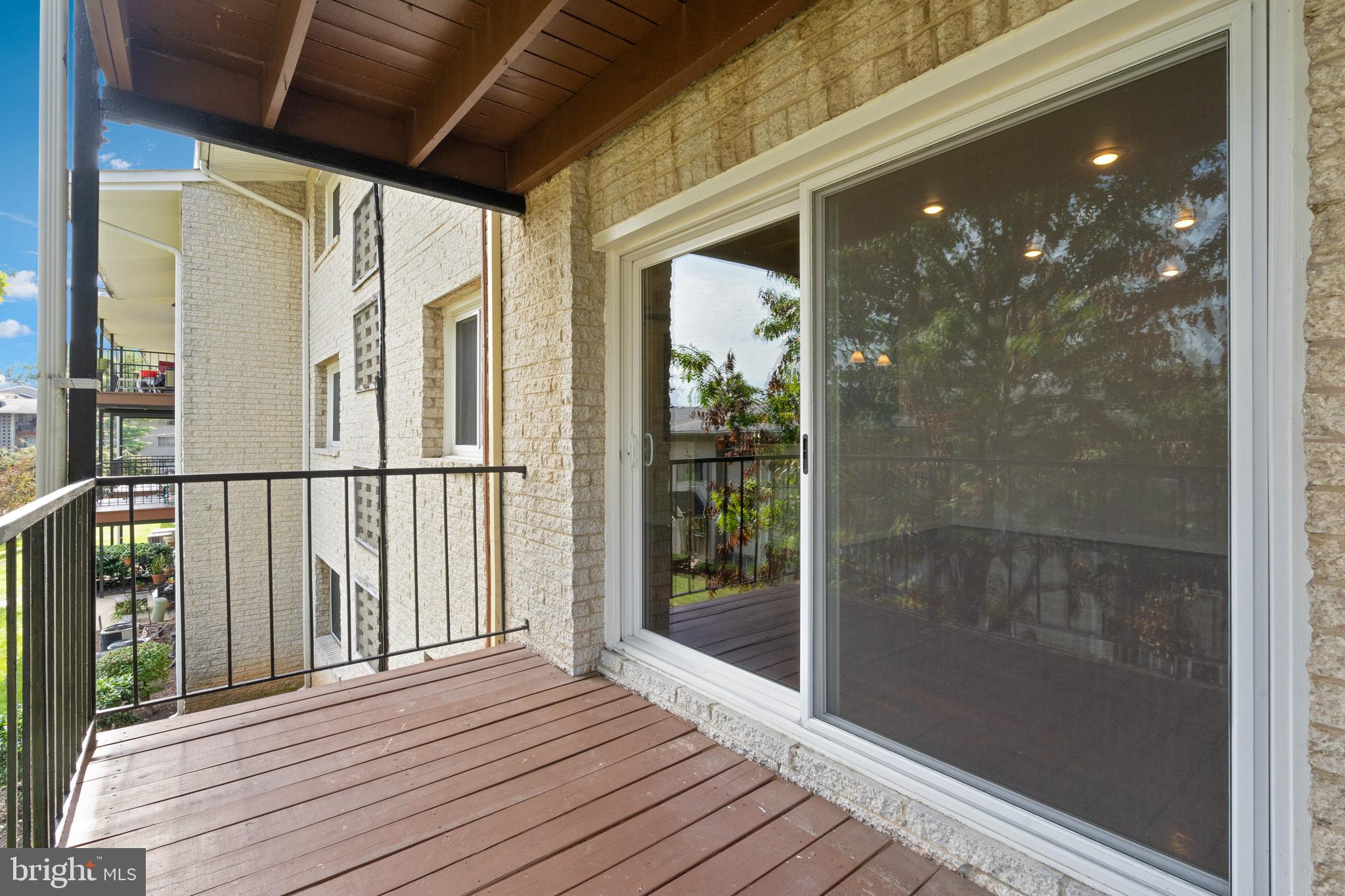 CARROLLAN GARDENS - Residential Lease