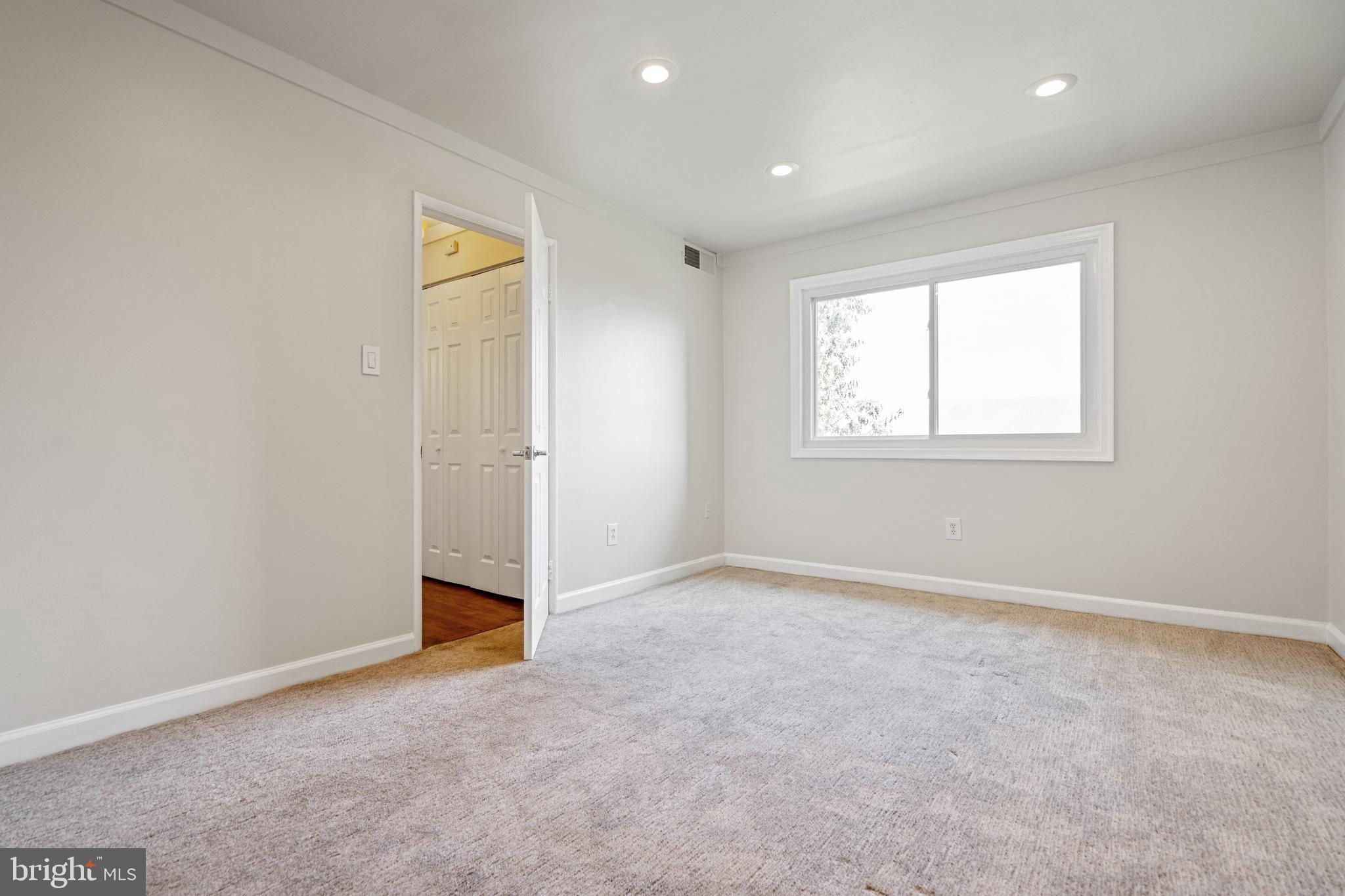 CARROLLAN GARDENS - Residential Lease