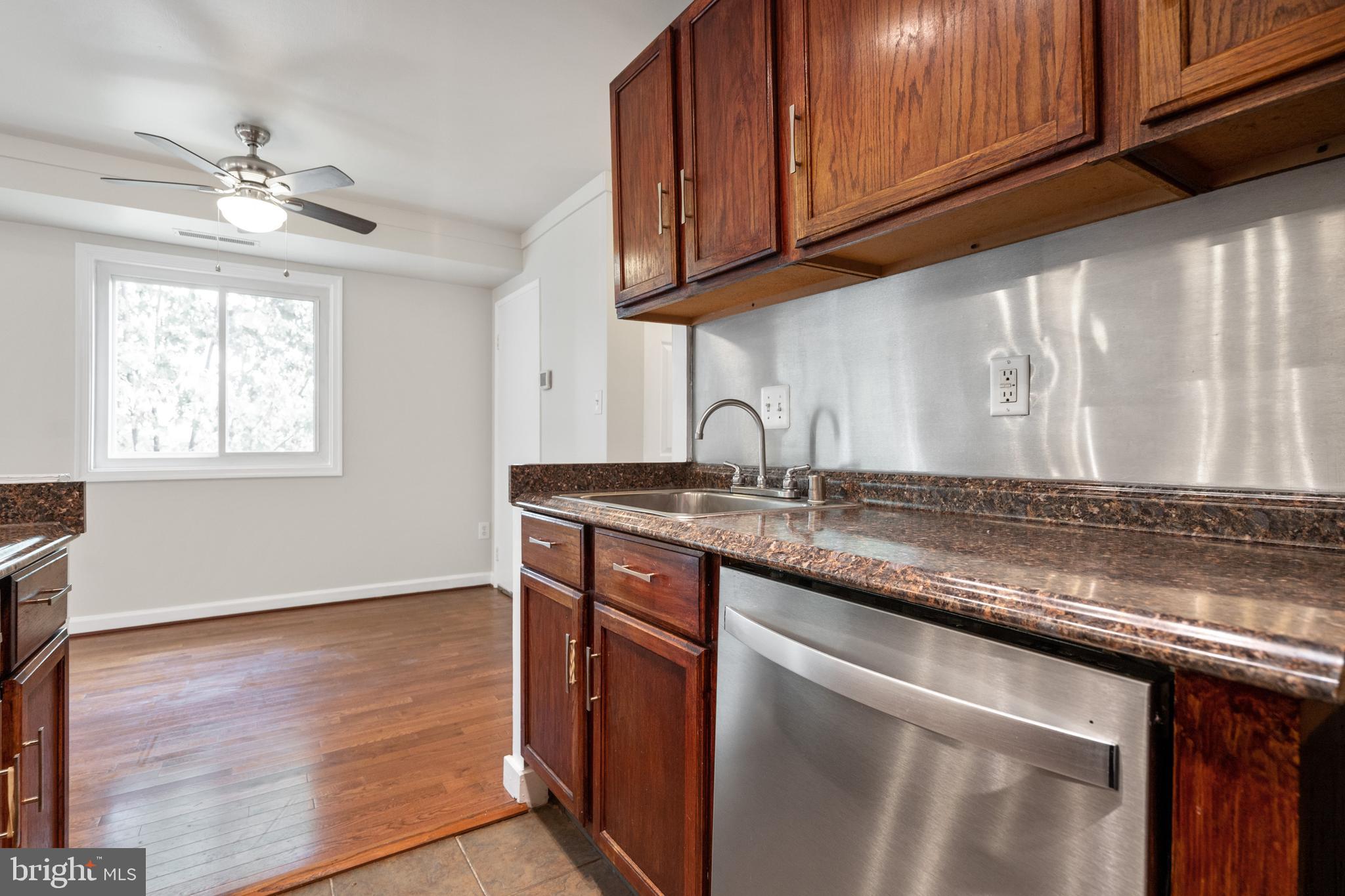 CARROLLAN GARDENS - Residential Lease