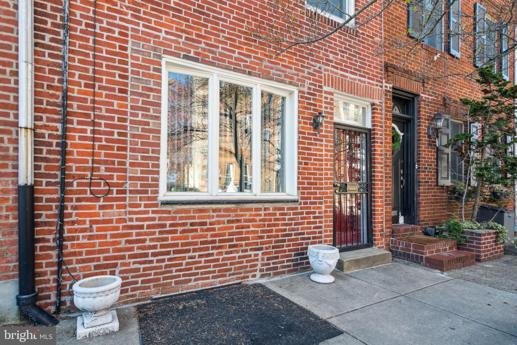 QUEEN VILLAGE - Residential