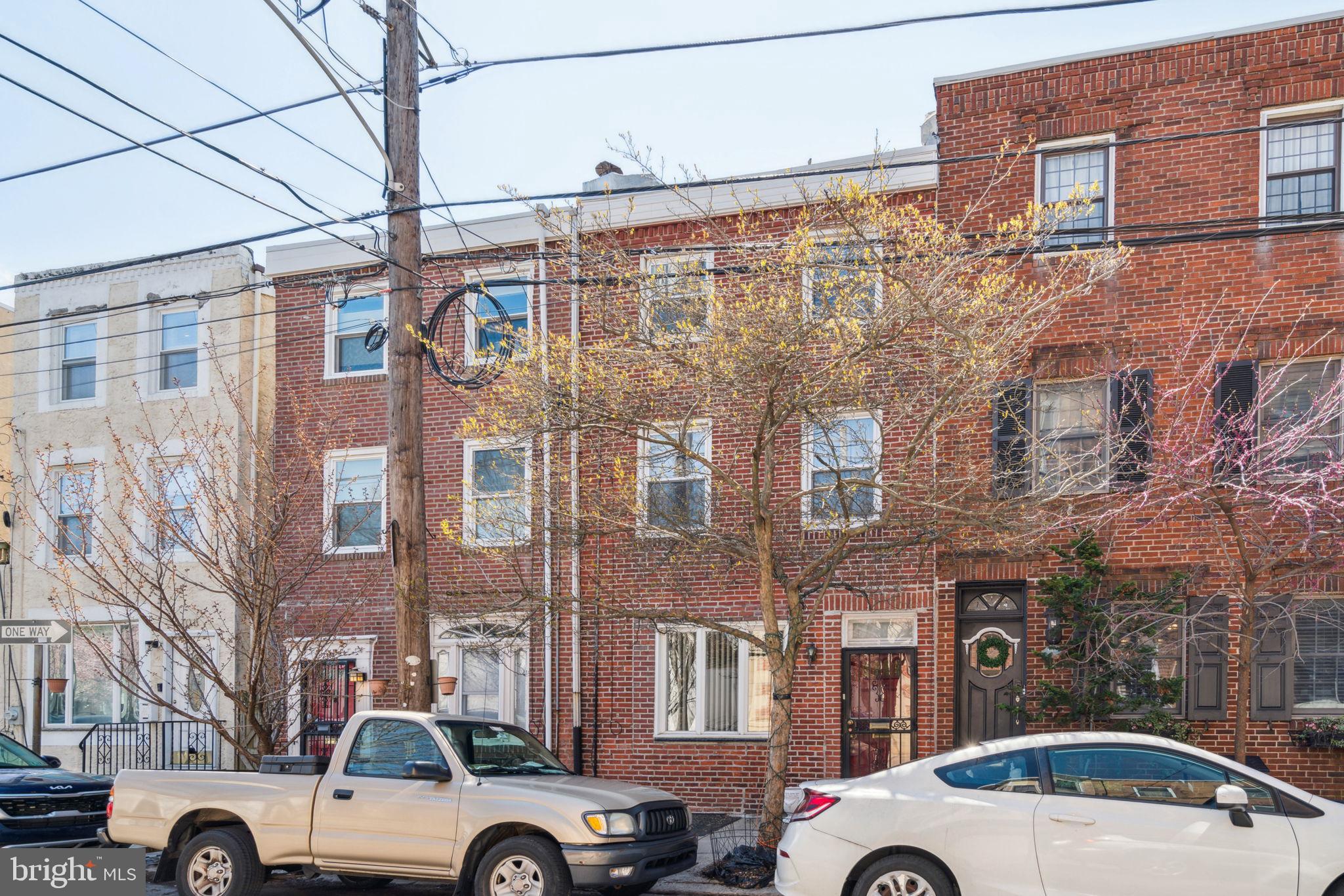 QUEEN VILLAGE - Residential