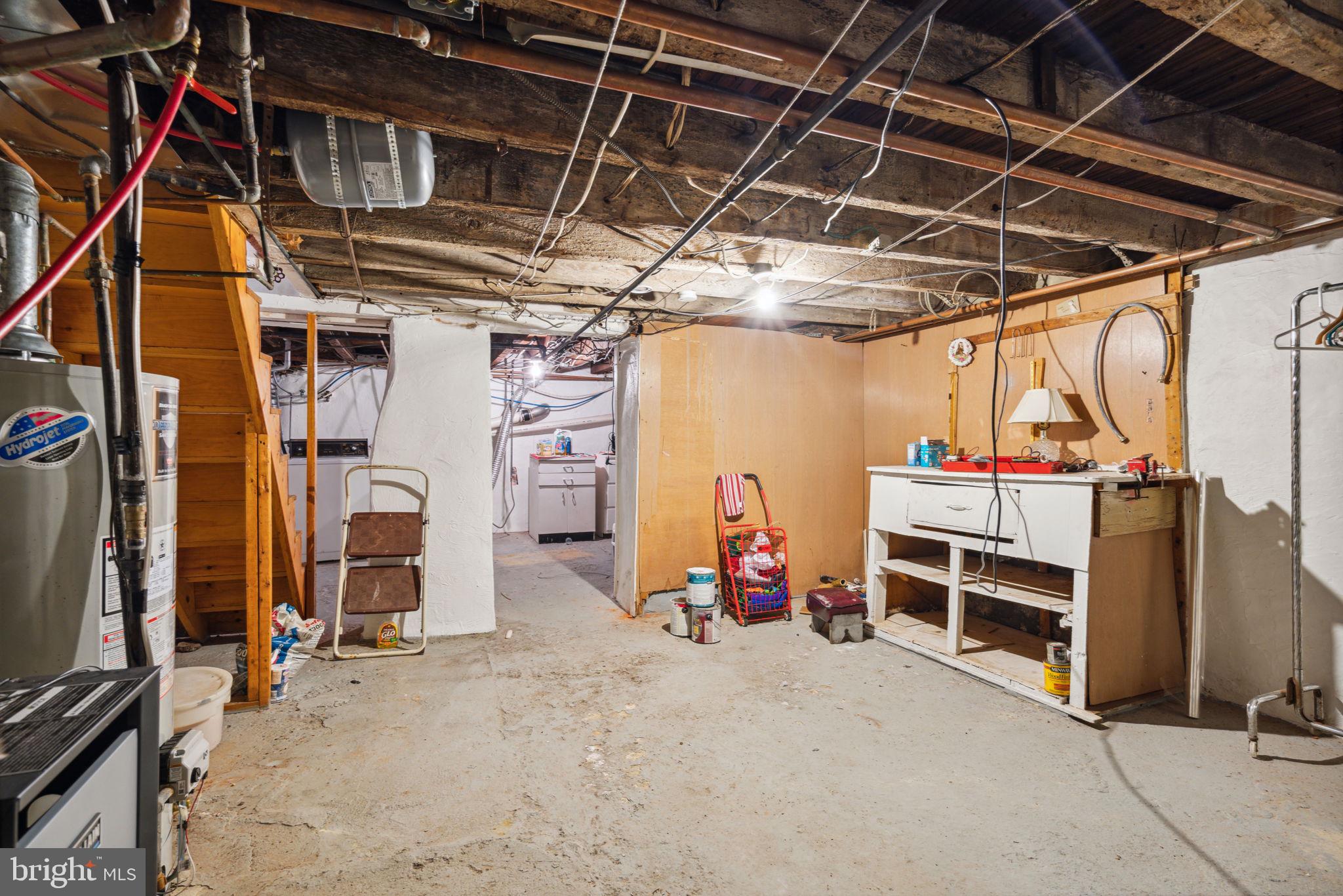 QUEEN VILLAGE - Residential