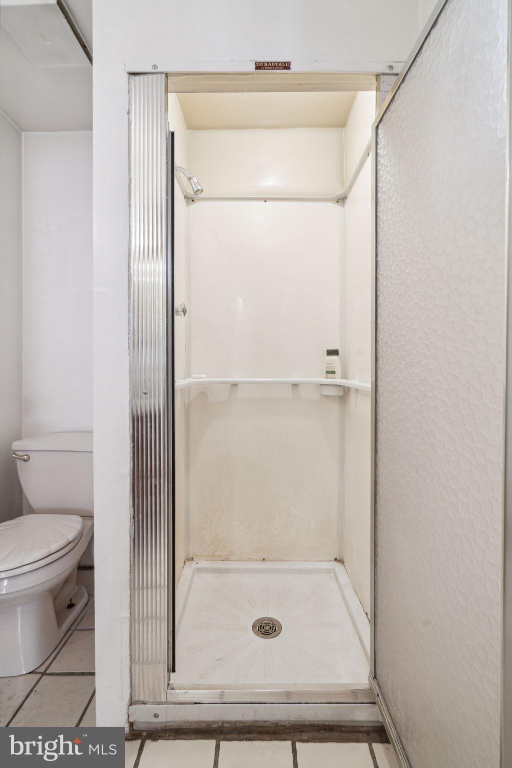 QUEEN VILLAGE - Residential