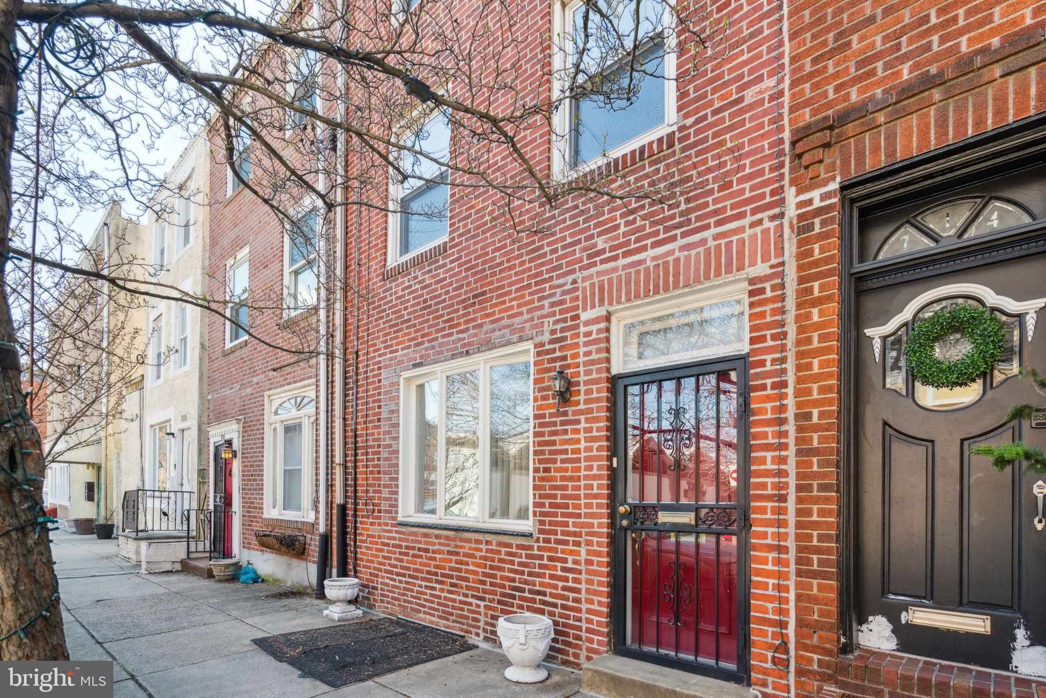 QUEEN VILLAGE - Residential