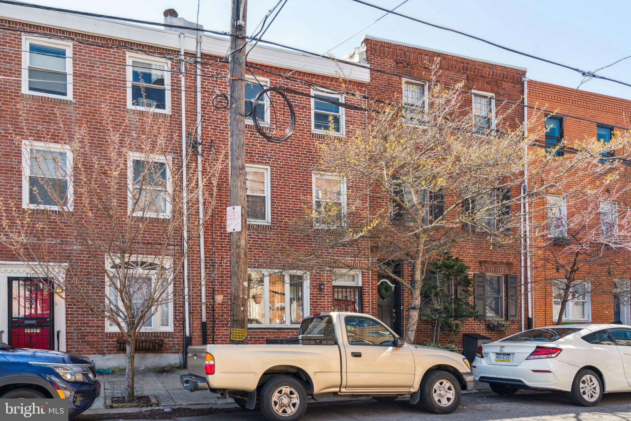 QUEEN VILLAGE - Residential