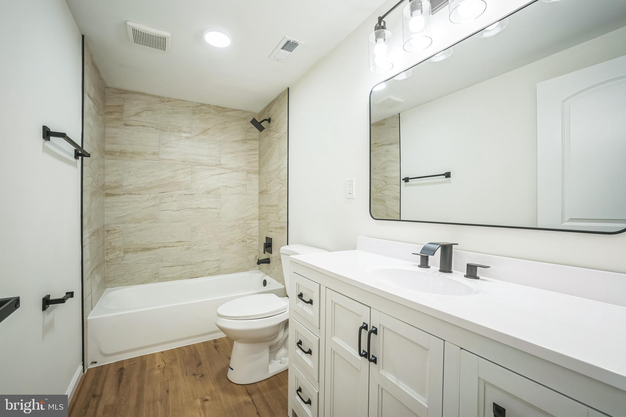 AMBER MEADOWS - Residential