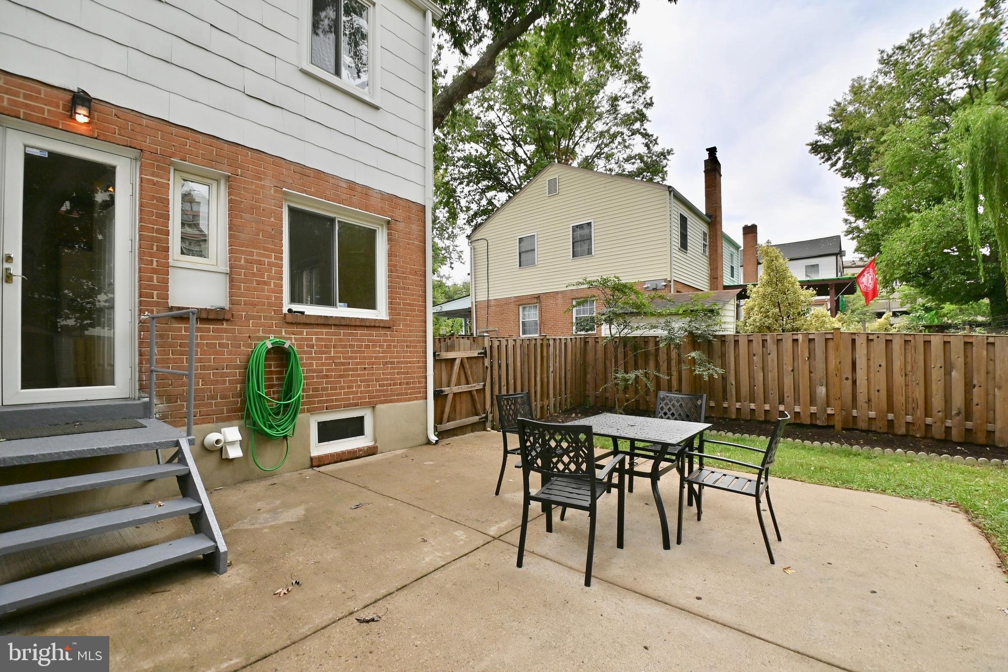 HUNTINGTON - Residential Lease