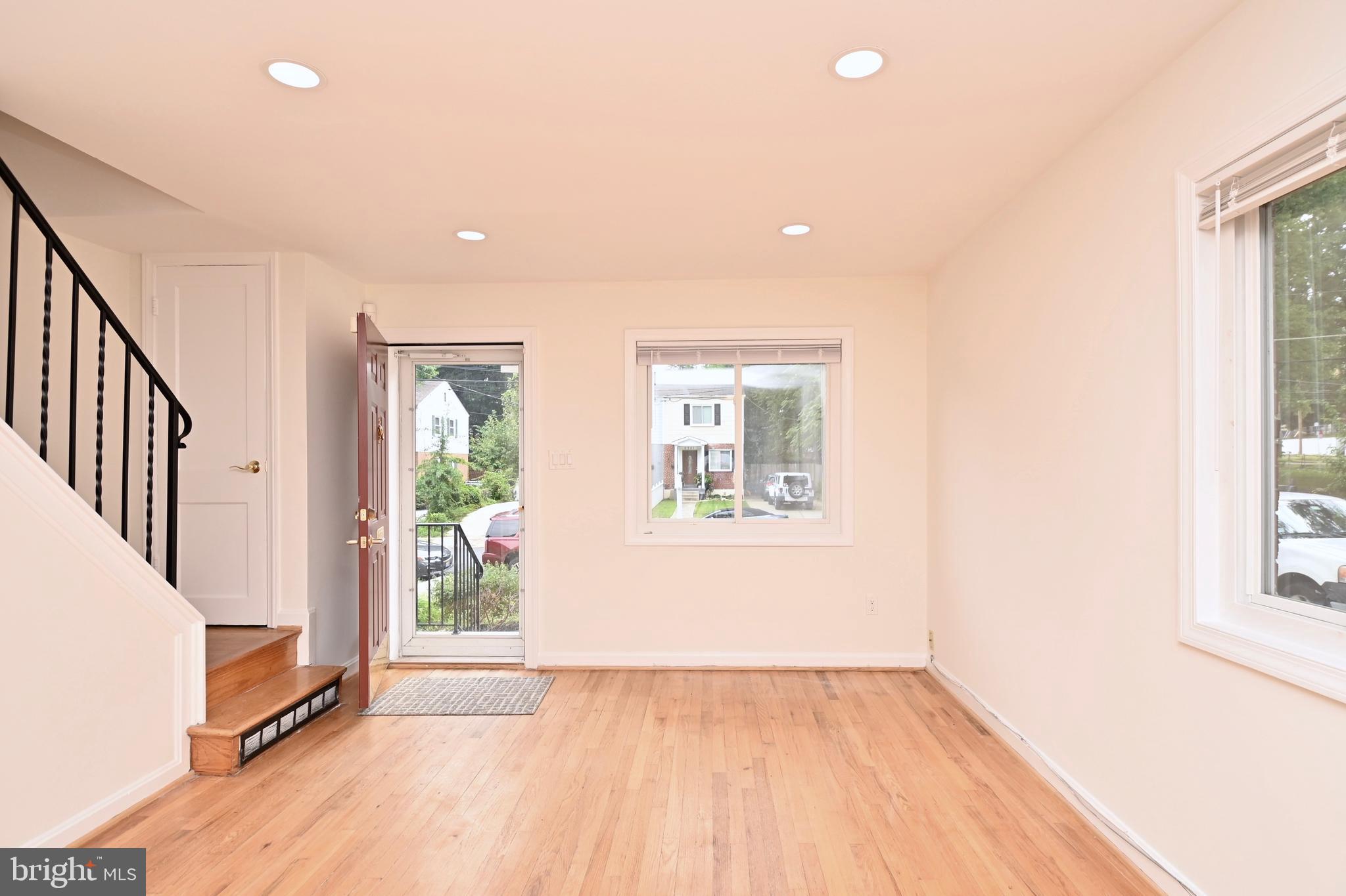 HUNTINGTON - Residential Lease