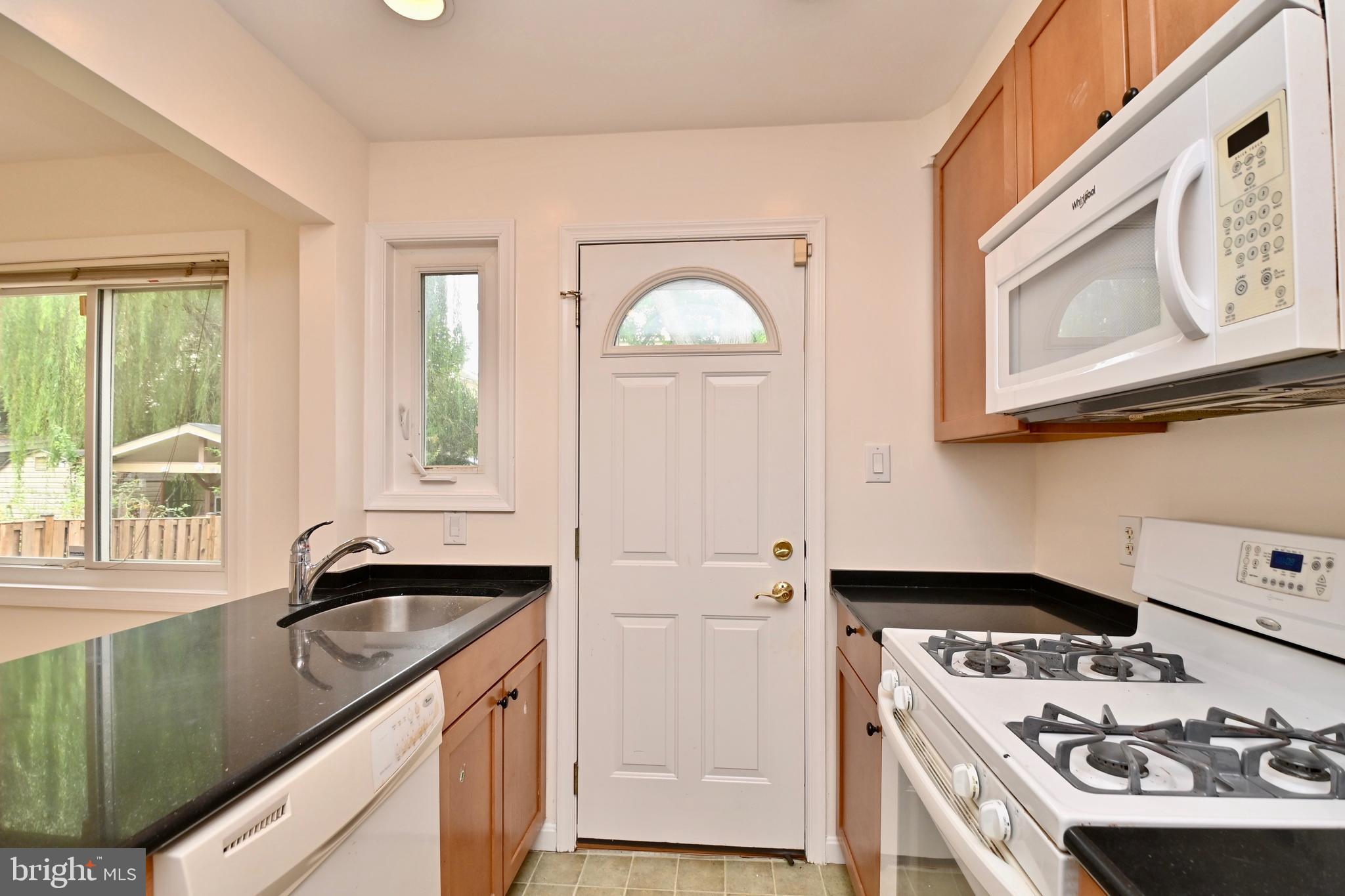 HUNTINGTON - Residential Lease