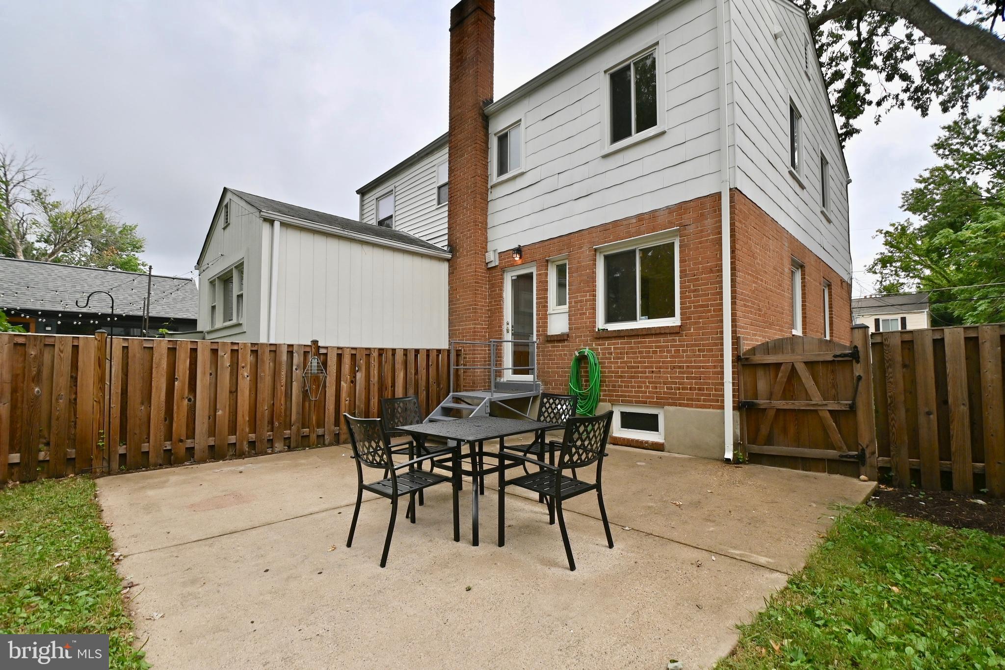 HUNTINGTON - Residential Lease