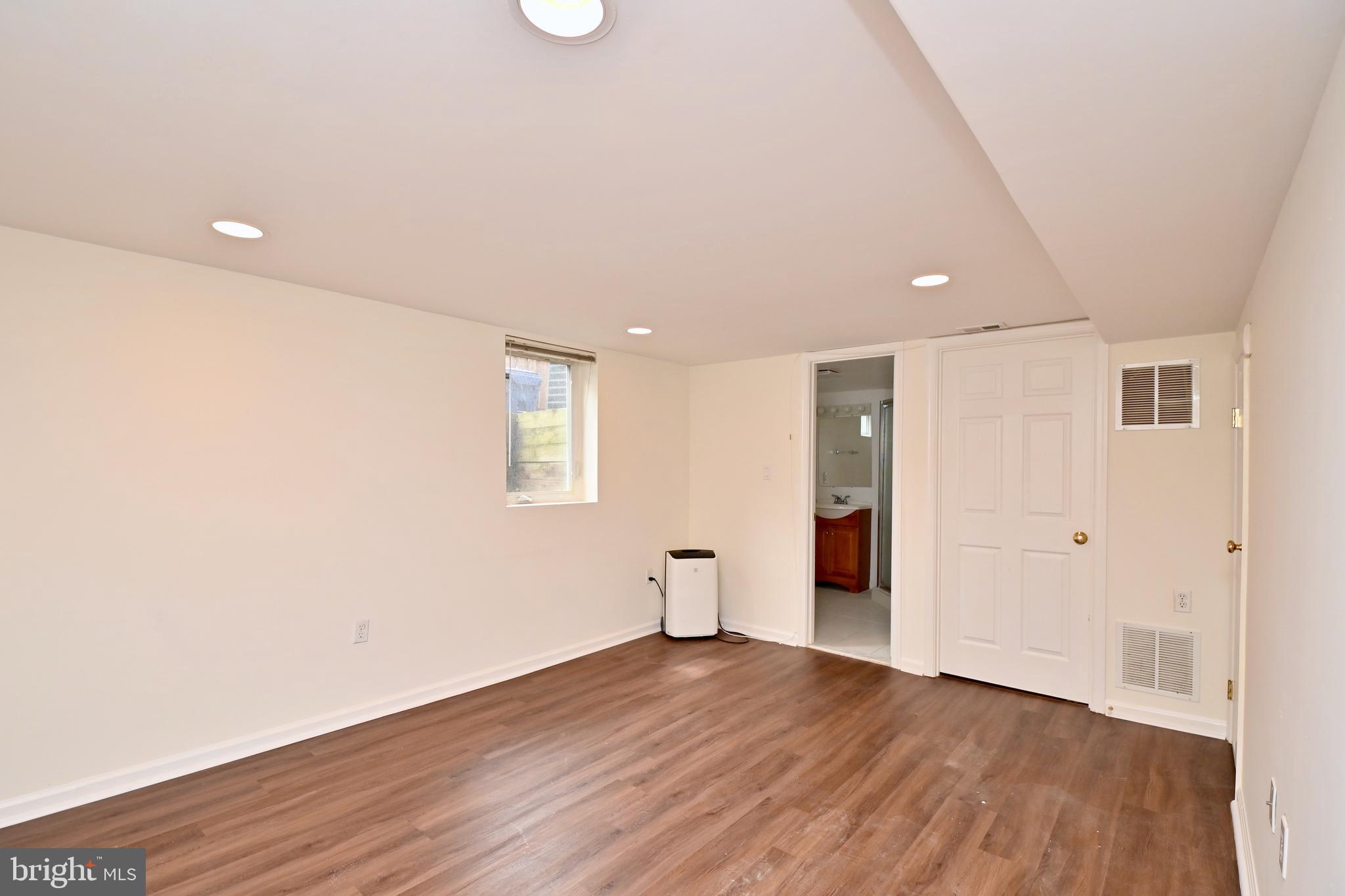 HUNTINGTON - Residential Lease