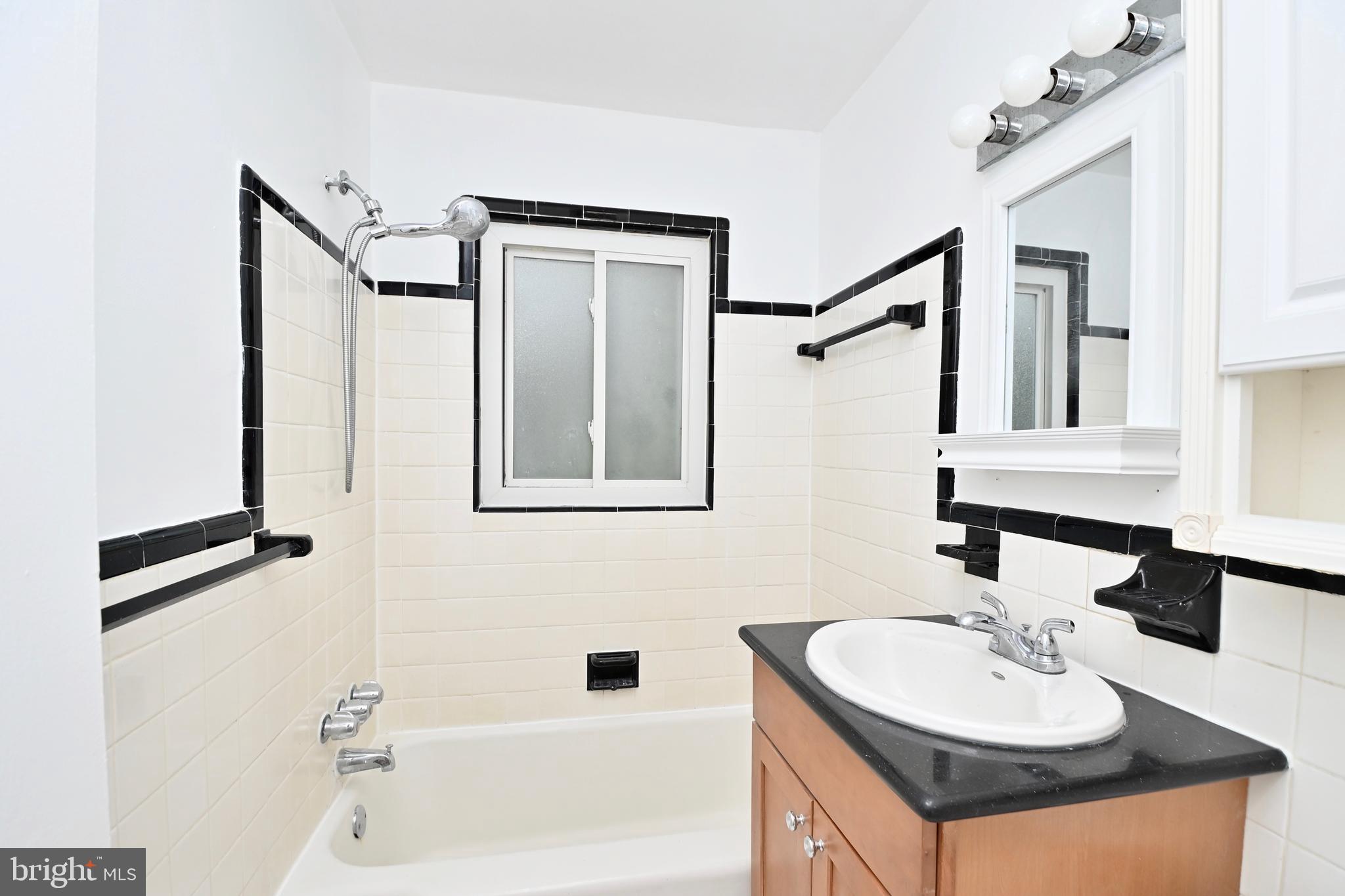 HUNTINGTON - Residential Lease