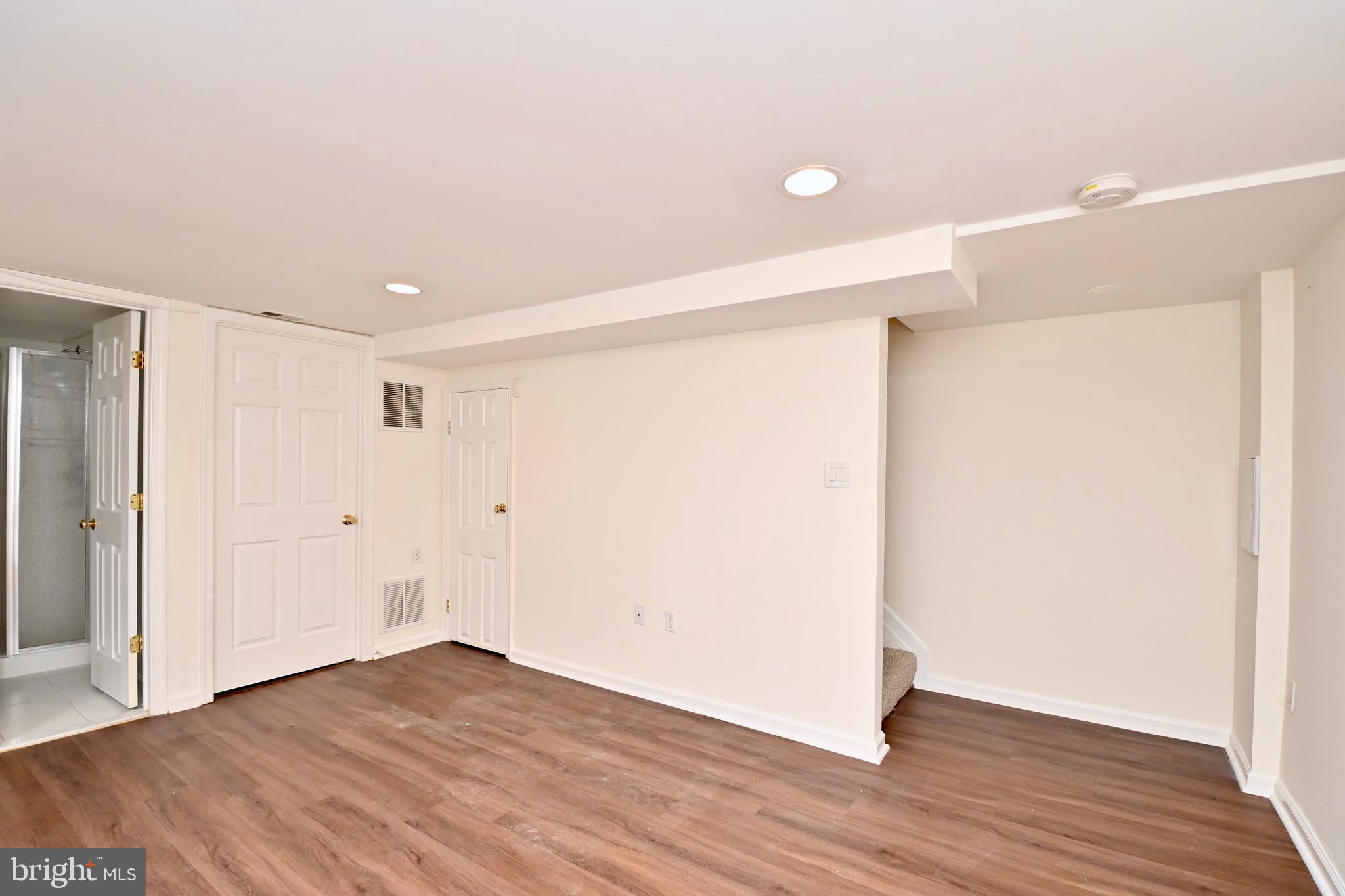 HUNTINGTON - Residential Lease