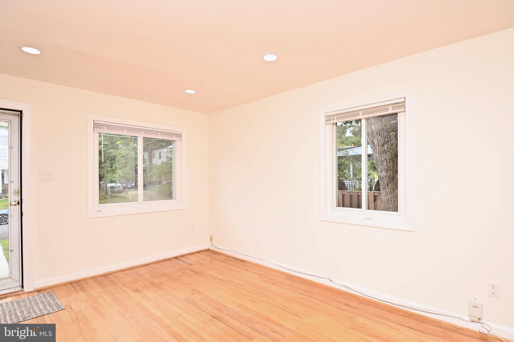 HUNTINGTON - Residential Lease