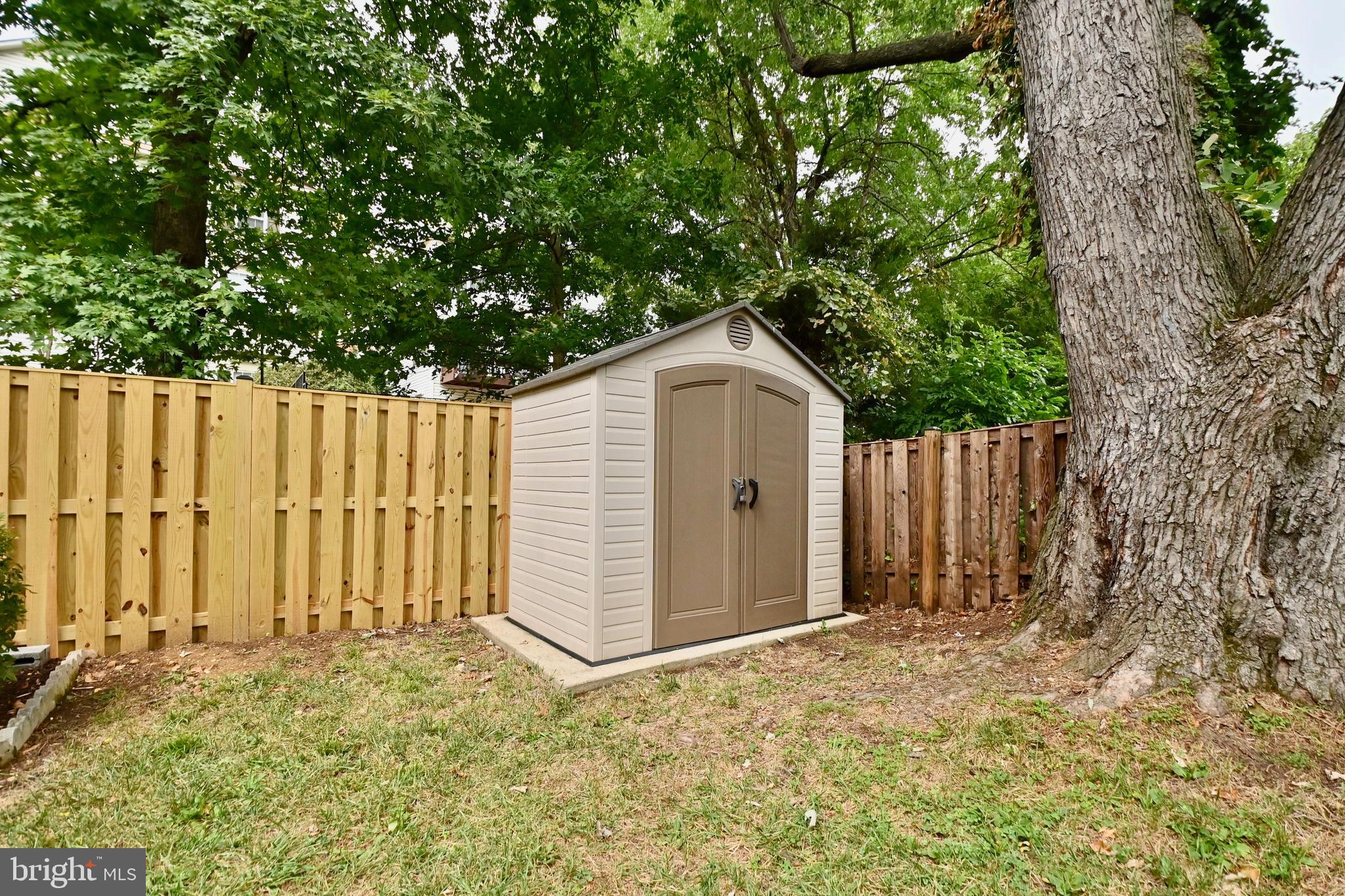 HUNTINGTON - Residential Lease