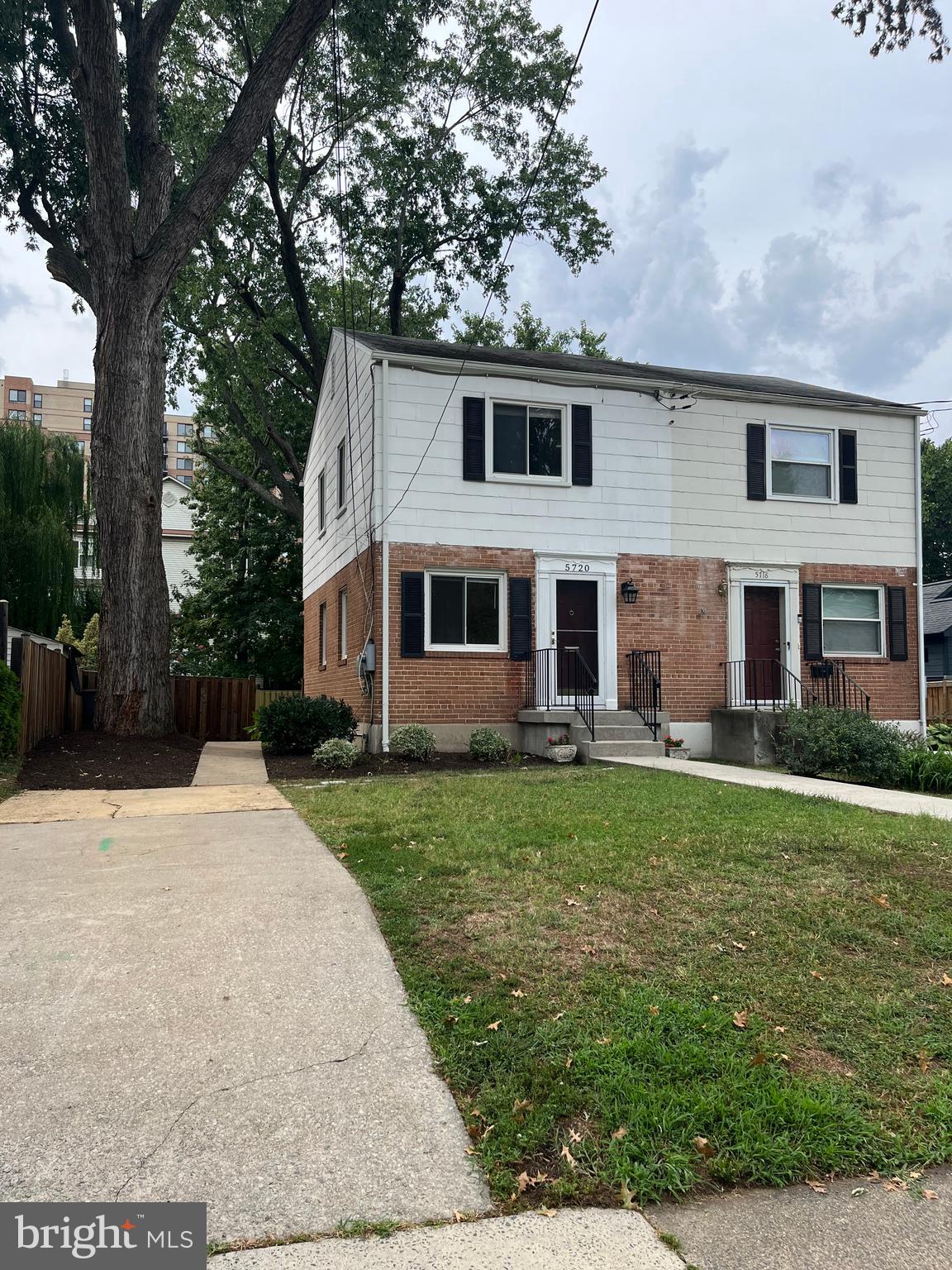 HUNTINGTON - Residential Lease