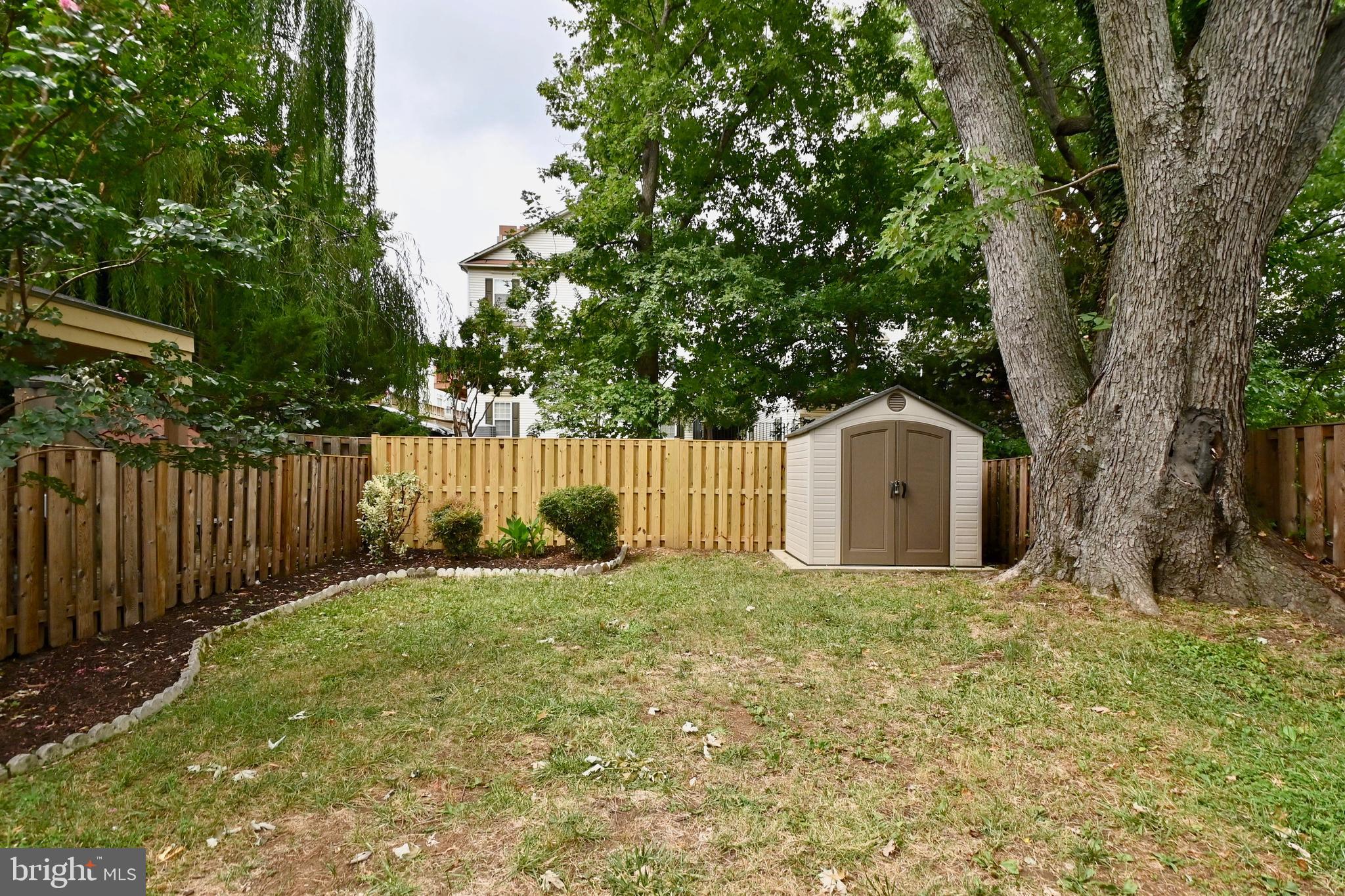 HUNTINGTON - Residential Lease