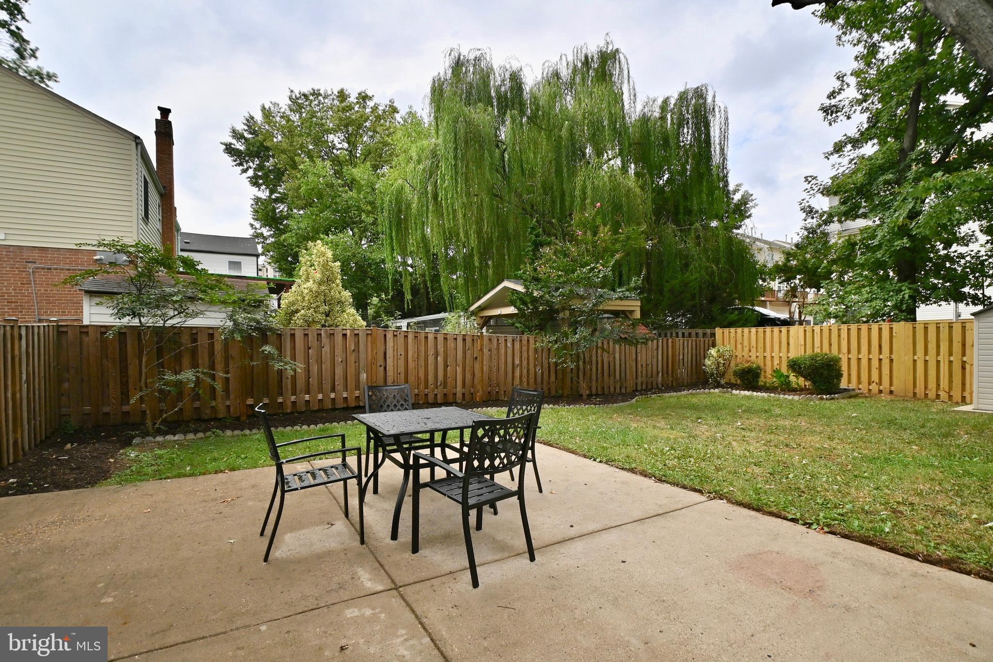 HUNTINGTON - Residential Lease