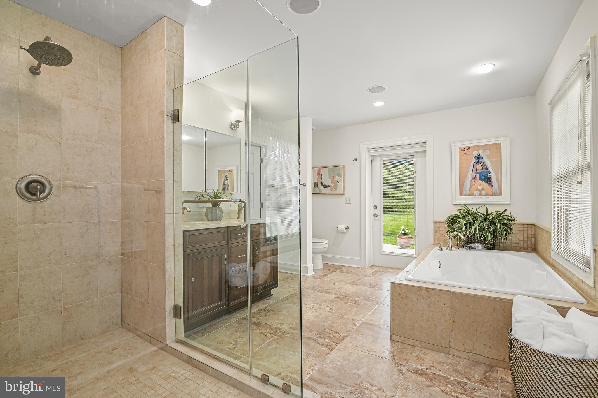 POTOMAC OUTSIDE - Residential