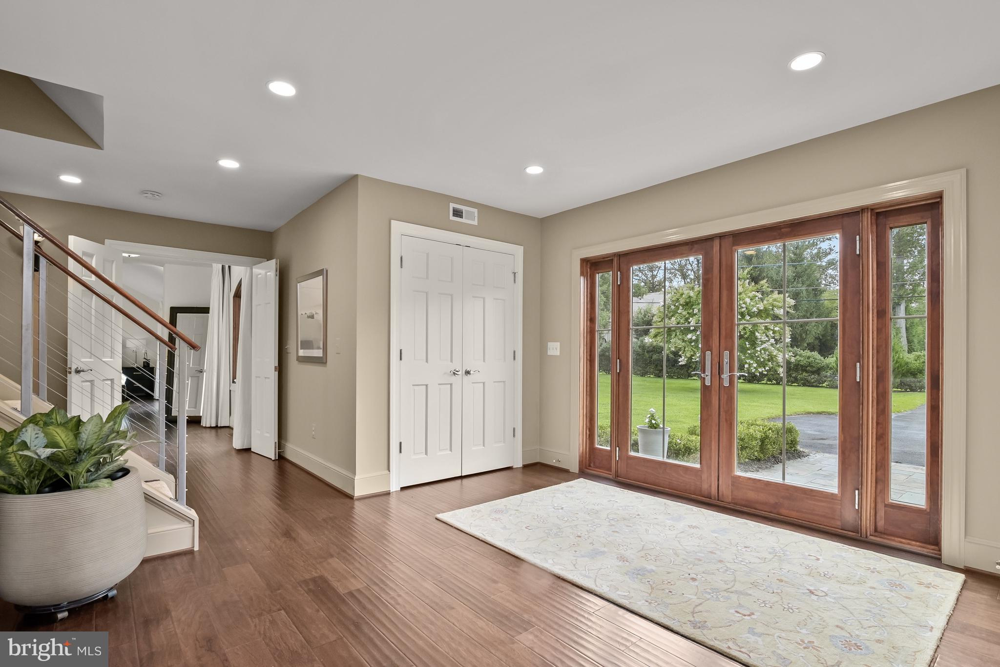 POTOMAC OUTSIDE - Residential